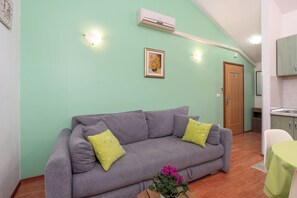Apartment (A2) | Living room - Apartments Mari (Zadar)