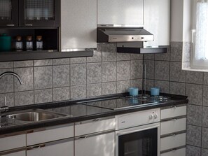 Apartment (A2) | Private kitchen - Apartments Suzy (Rab)
