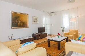 House | Living room | DVD player - House Sanda (Supetar)