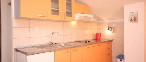 Apartment (A2) | Eigene Küche | Kochgeschirr/Geschirr/Besteck