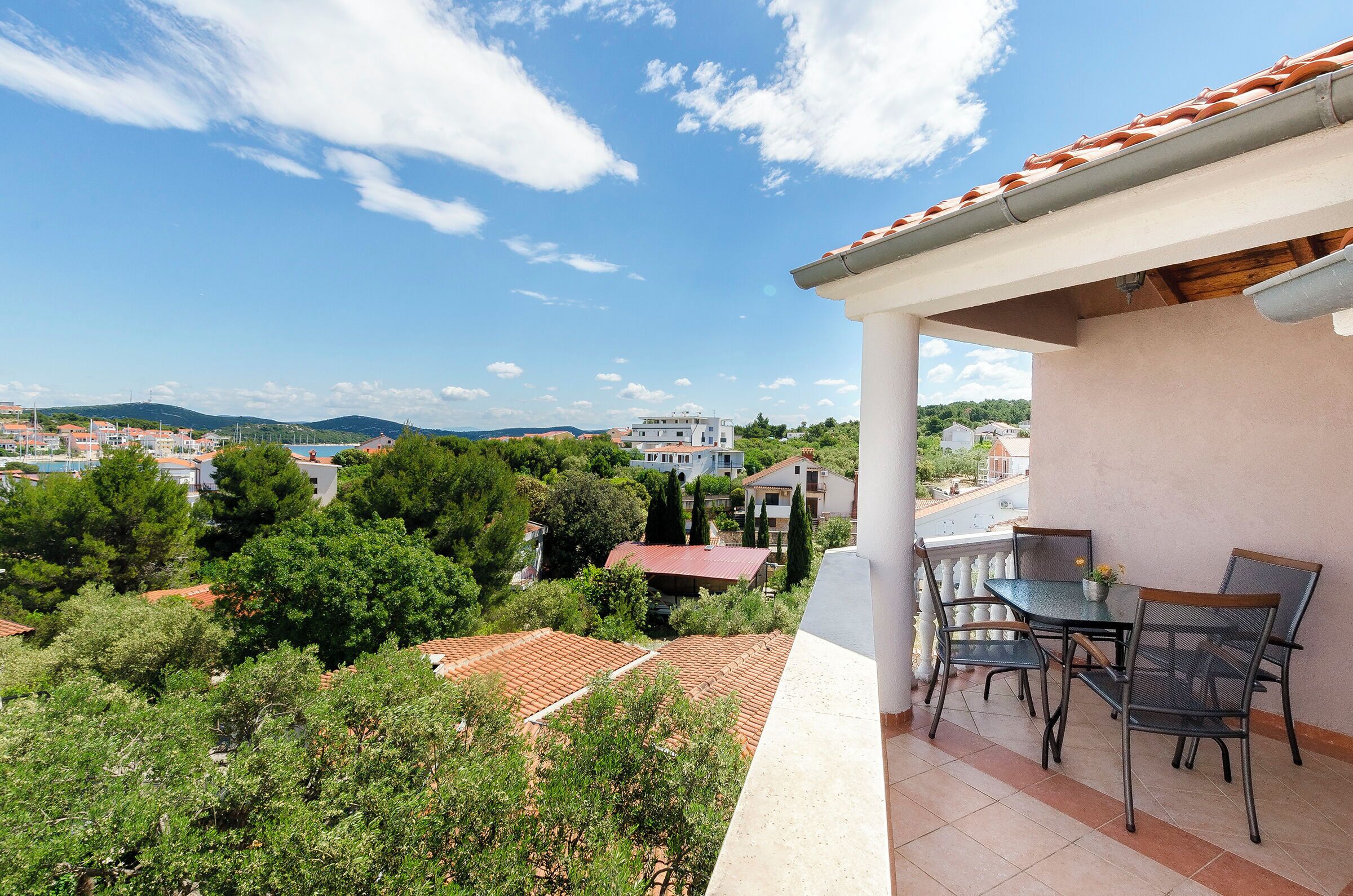 Apartment (A4) | Outdoor dining