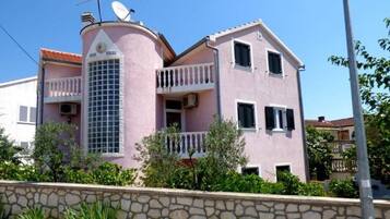 Kiến trúc tòa nhà