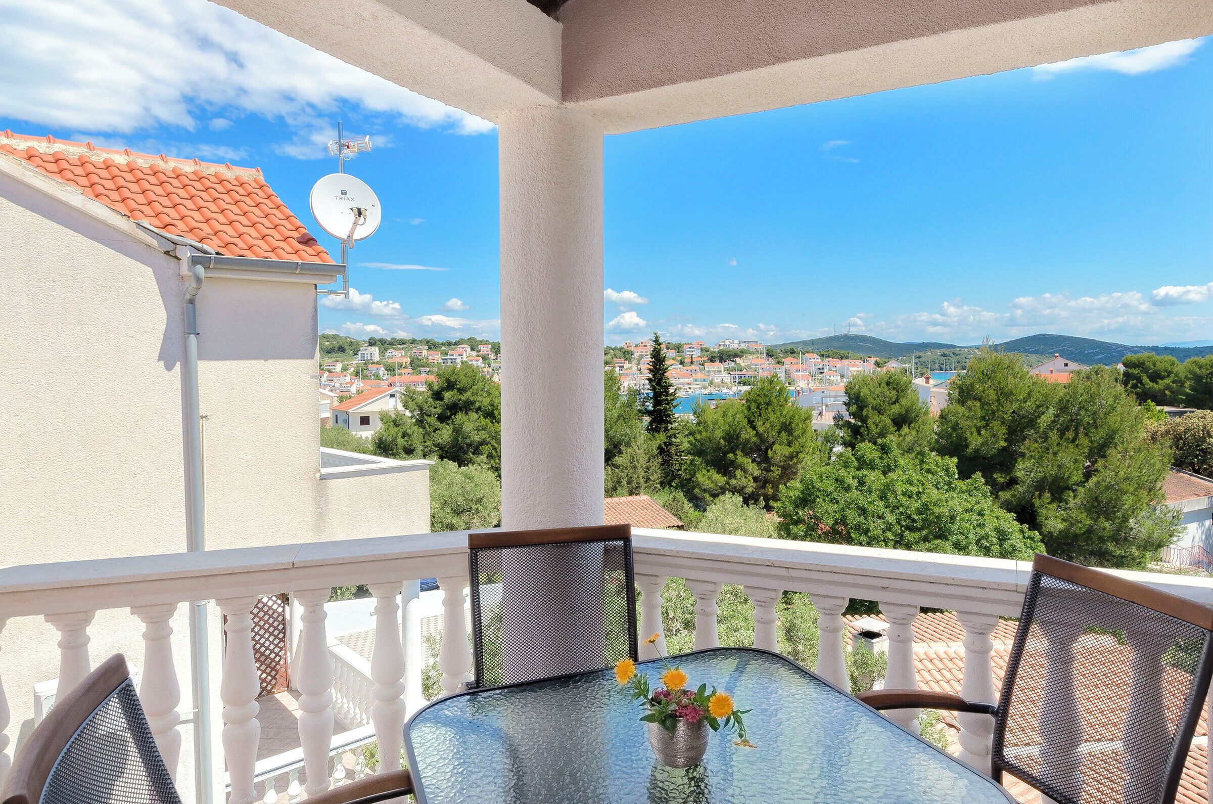 Apartment (A4) | Outdoor dining