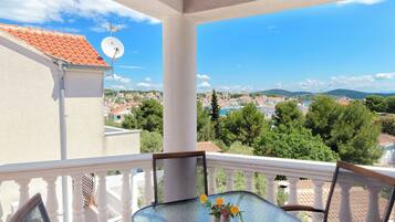 Apartment (A4) | Outdoor dining
