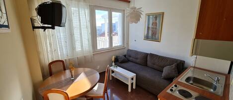 Apartment (A2) | Living room