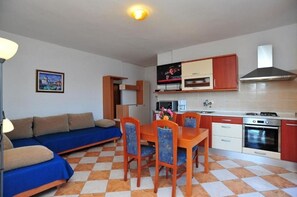 Apartment (A3) | Living room | Smart TV, DVD player - Apartments Ljilja (Nin)