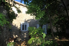 Courtyard - House Korta (Konavle)