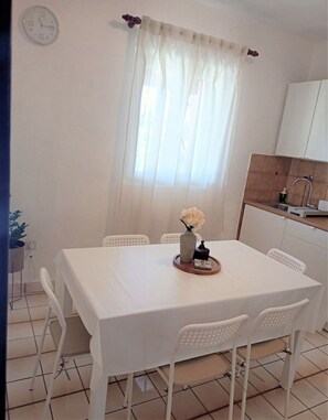 Apartment (A1) | Dining - Apartment Roko (Vis)