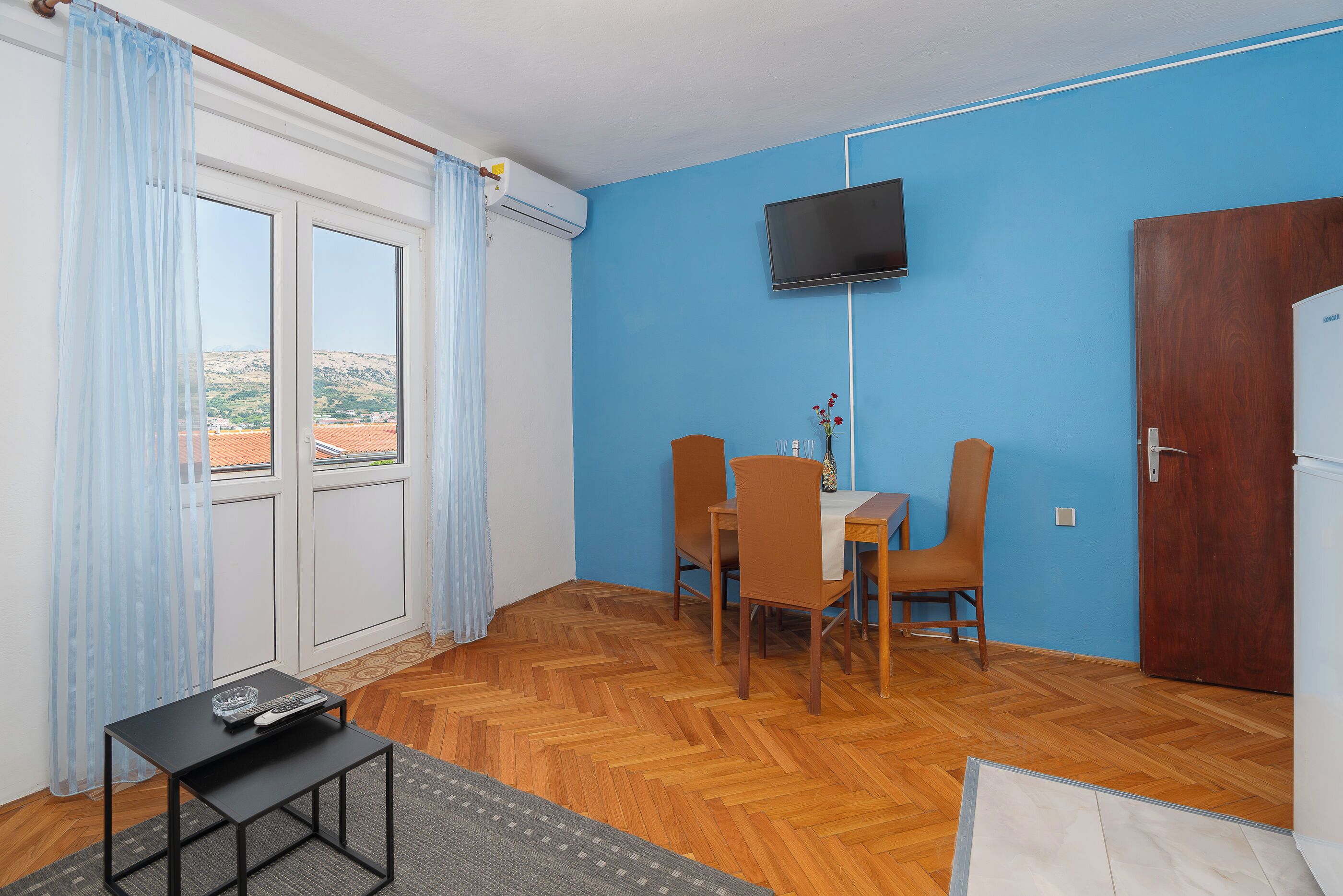 Apartment (A3) | Dining