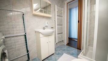 Apartment (A2) | Badezimmer