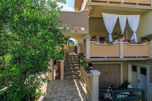 Building design - Apartments Tatjana (Rab)