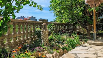 Apartment (A1) | Courtyard