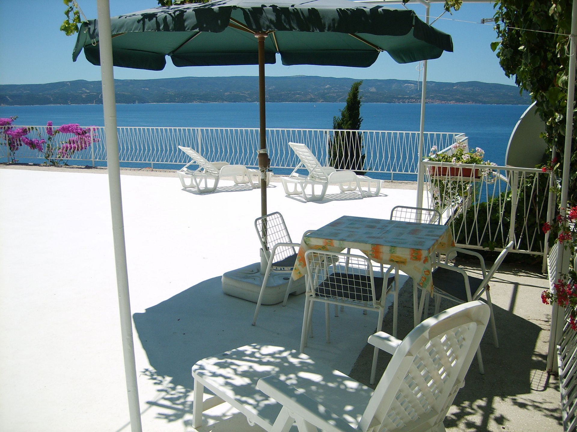 تناول الطعام بالخارج