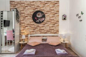 Studio (A2) | Interior