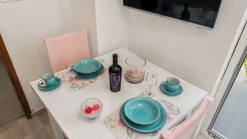 Studio (A2) | Dining