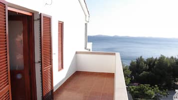 Apartment (A4) | Water view