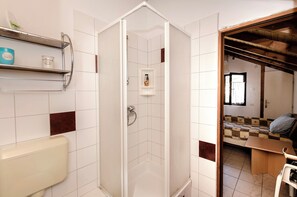 Studio (A5) | Bathroom | Bathtub - Apartments Marija (Tisno)