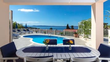 House | Terrace/patio