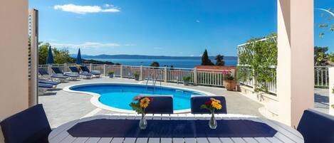 House | Terrace/patio
