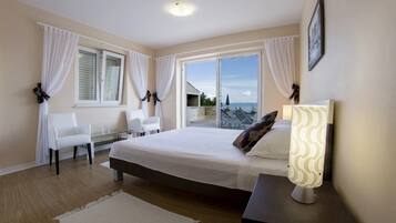 Casa | Ferros/tábuas de passar roupa, Wi-Fi de cortesia