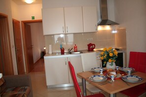 Apartment (A2) | Private kitchen - Apartments Central (Okrug)