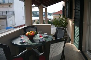 Apartment (A2) | Terrace/patio - Apartments Central (Okrug)