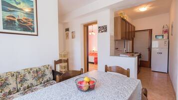Apartment (A2) | Private kitchen | Fridge, oven, stovetop, espresso maker