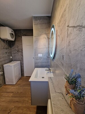 Departamento (A6) | Baño | Toallas