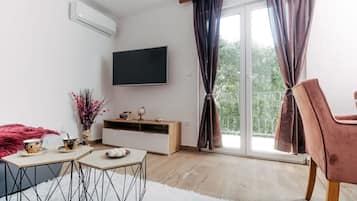 Apartment (A6) | Living room