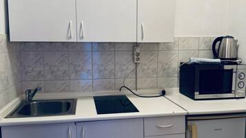 Studio (A2) | Bathroom