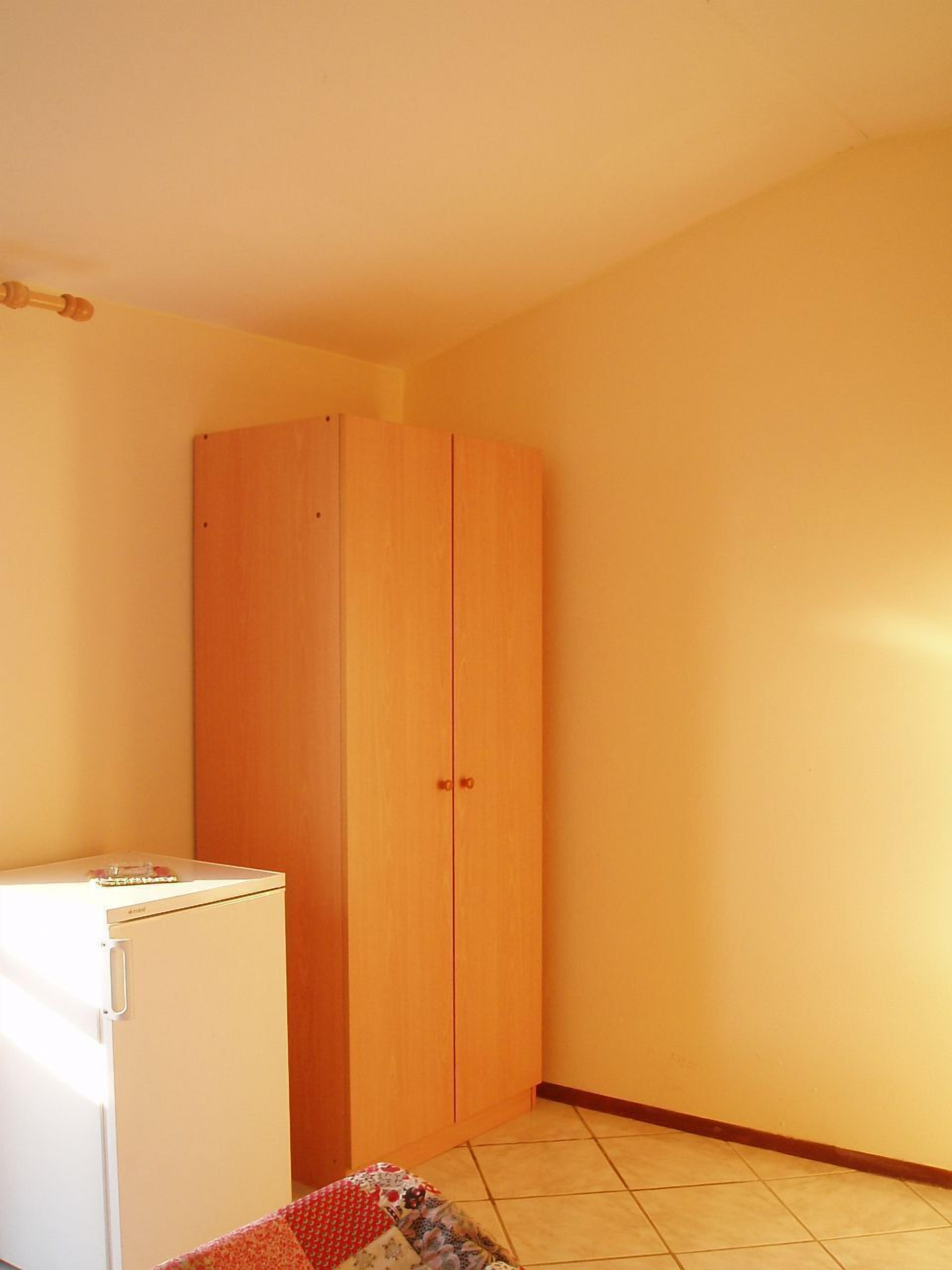 Room (S3) | Free WiFi