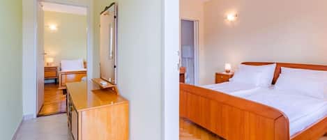 House | Interior entrance