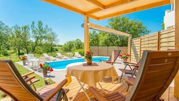 Outdoor pool, pool umbrellas
