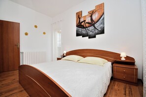 Apartment (A2)