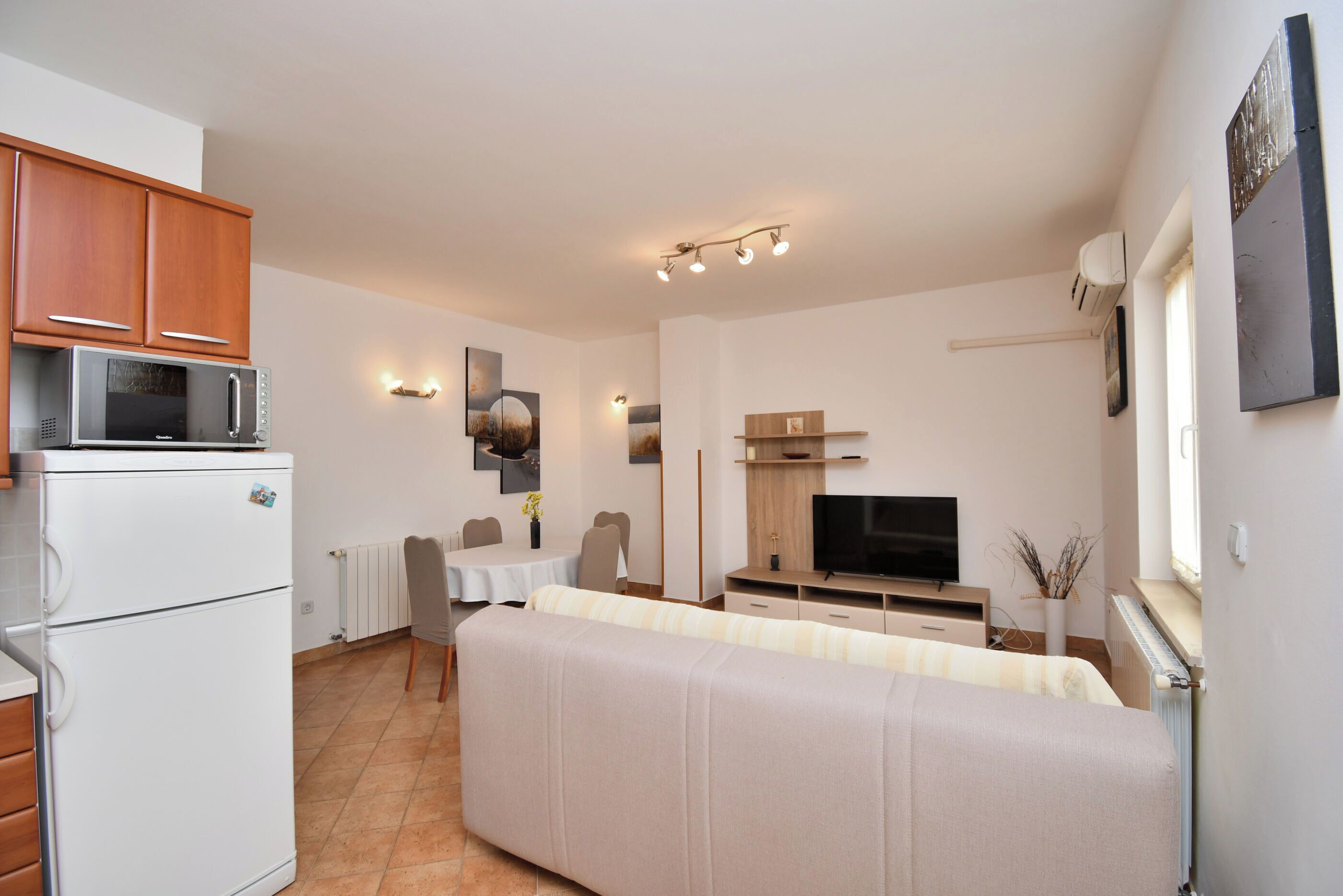 Apartment (A1) | Private kitchen | Fridge, microwave, oven, stovetop