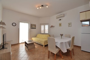 Apartment (A2) | Dining - Apartment Marinko (Marcana)