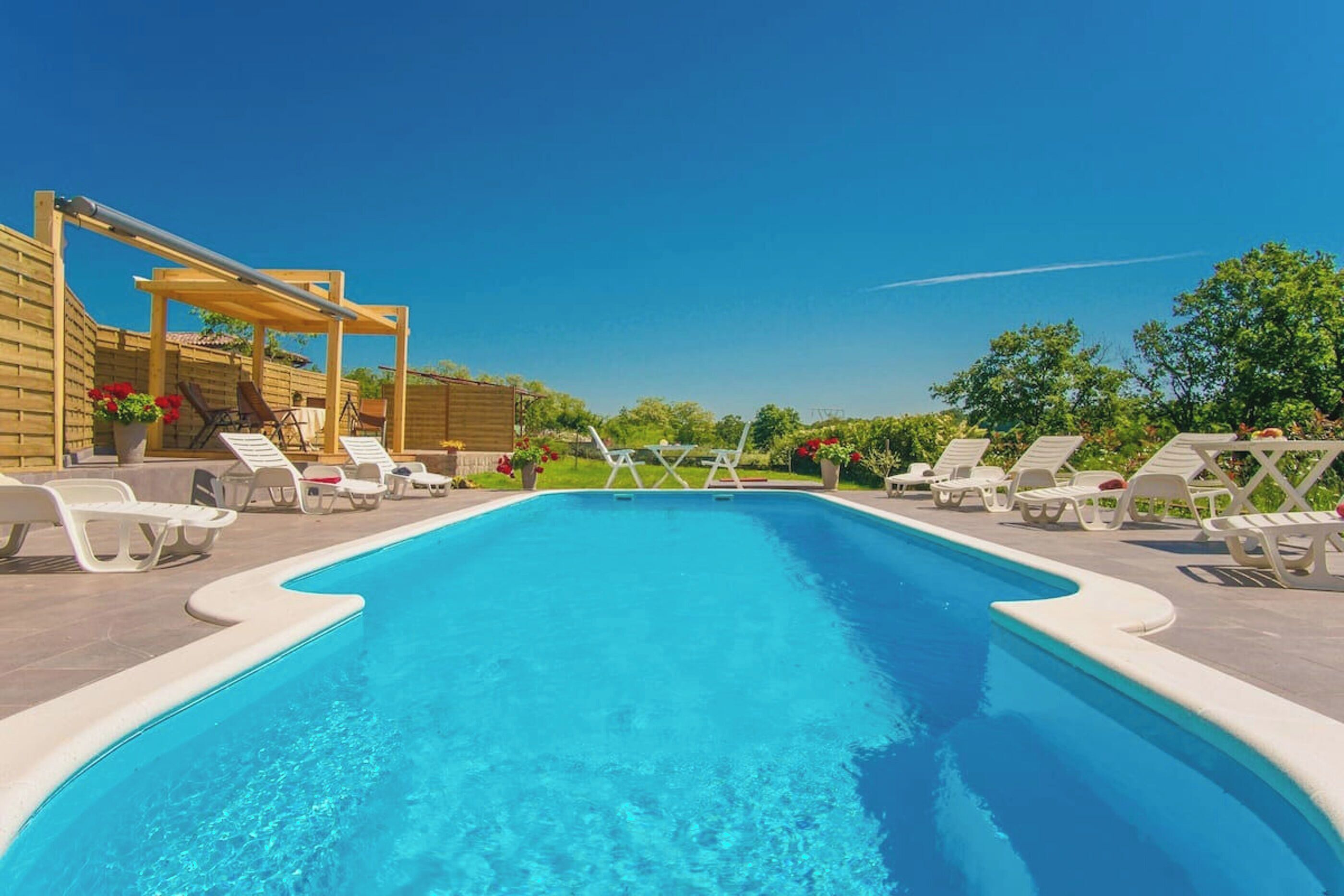 Udendørs pool, parasoller