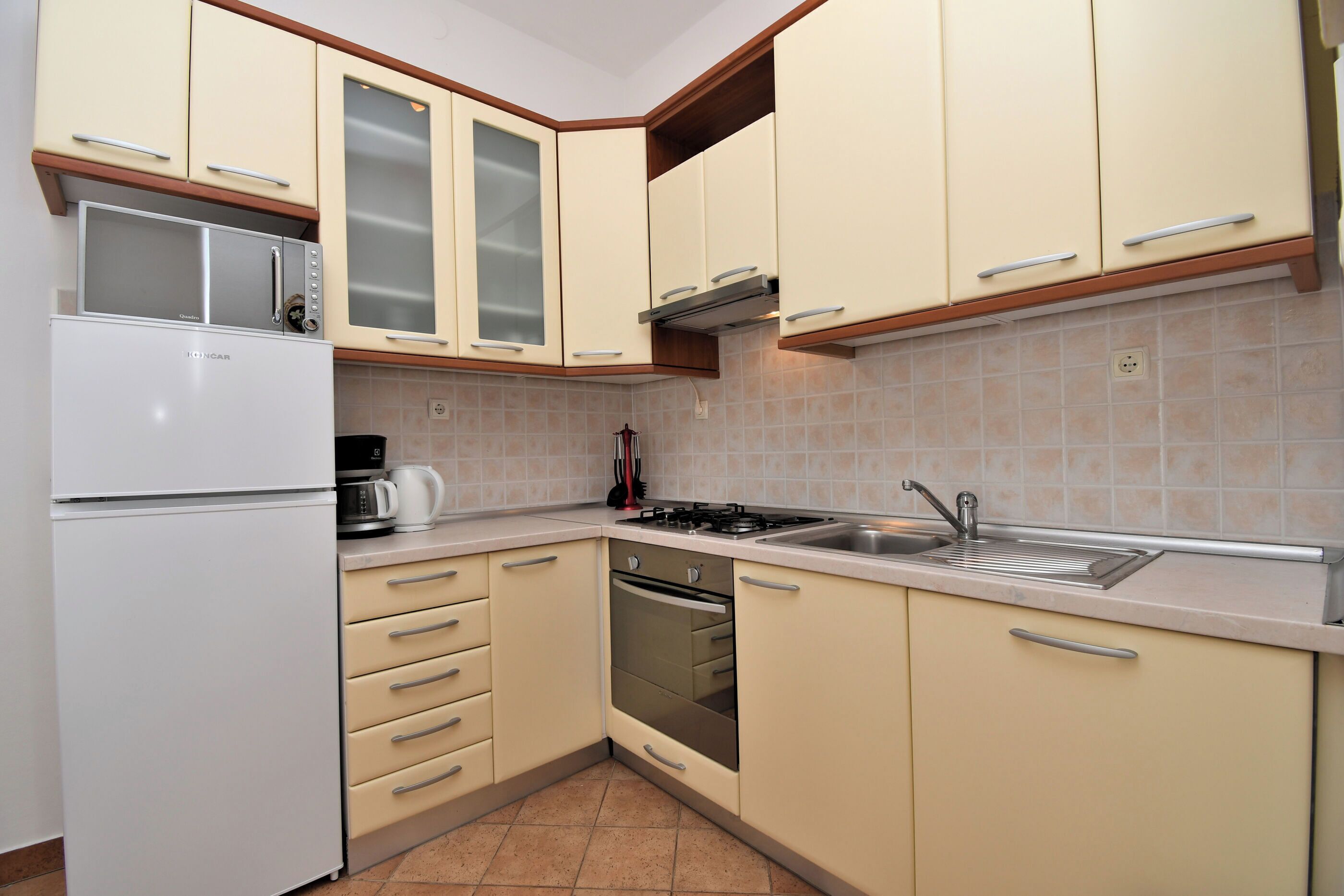 Lejlighed (A2) | Privat køkken | Køleskab, mikrobølgeovn, ovn, kogeplade