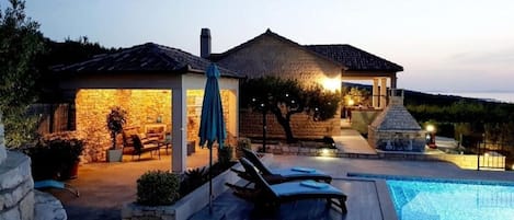 บริเวณภายนอก