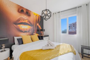 3 chambres, fer et planche à repasser, Wi-Fi, draps fournis