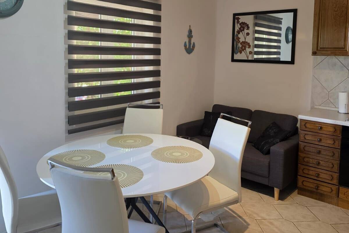 Apartment (A1) | Private kitchen | Fridge, microwave, oven, stovetop