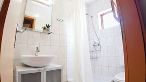 Studio (A2) | Bathroom - Apartments Bor (Makarska)