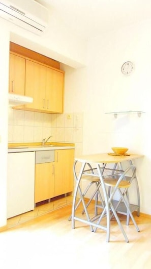 Studio (A2) | Interior - Apartments Bor (Makarska)