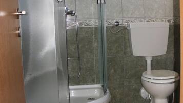Studio (A3) | Badezimmer
