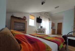 Apartment (A4)