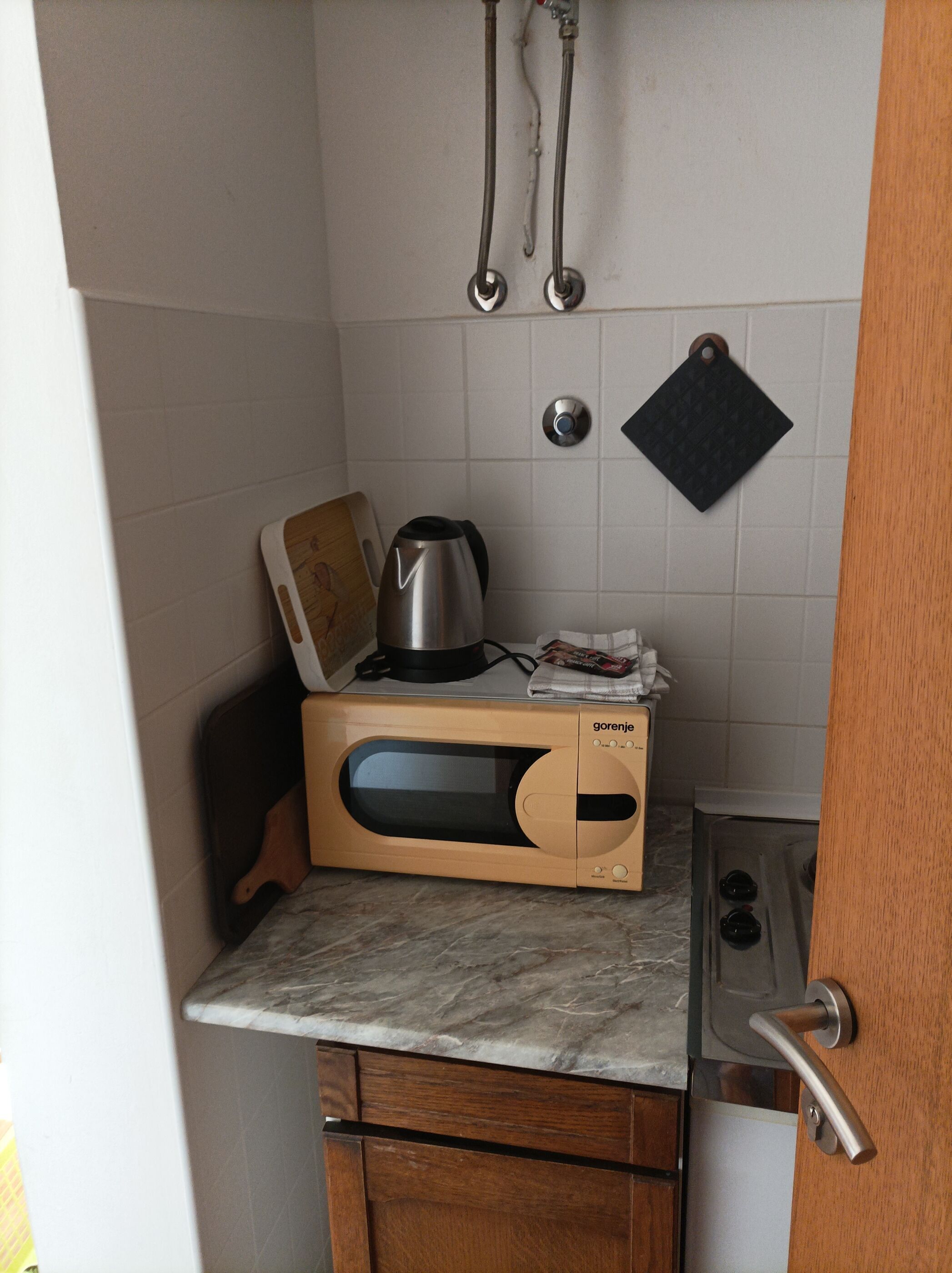 إستديو (A1) | مطبخ خاص | ثلاجة، ميكروويف، موقد طهي مسطح، ماكينة لصنع الإسبريسو