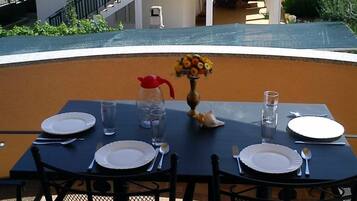 Apartment (A2) | Terrace/patio