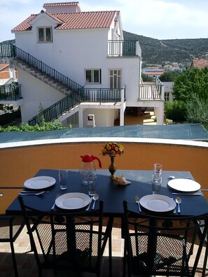 Apartment (A2) | Terrace/patio - Apartments Antonija (Marina)