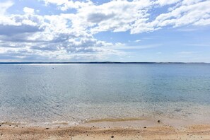 Beach - Apartments Edi (Razanac)