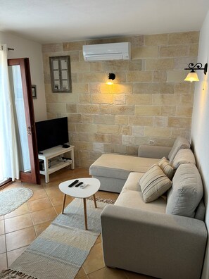 Apartment (A1) | Wohnzimmer | DVD-Player